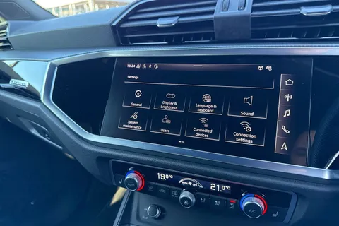 KD23GSY Audi Q3 Black Edition 45 TFSI quattro 245 PS S tronic Thumbnail #48