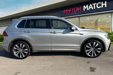 CE66PDZ Volkswagen Tiguan 2.0 TDI BlueMotion Tech R-Line DSG 4Motion Euro 6 (s/s) 5dr Thumbnail #4