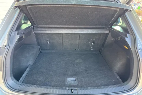 CE66PDZ Volkswagen Tiguan 2.0 TDI BlueMotion Tech R-Line DSG 4Motion Euro 6 (s/s) 5dr Thumbnail #7