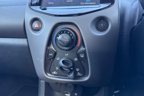 KT18VFE PEUGEOT 108 1.0 Active Euro 6 3dr Thumbnail #21