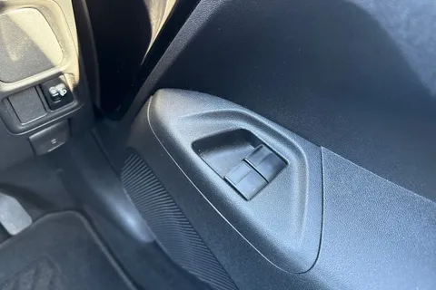 KT18VFE PEUGEOT 108 1.0 Active Euro 6 3dr Thumbnail #41