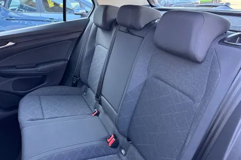 BL72LFW Volkswagen Golf 1.5 TSI Life Euro 6 (s/s) 5dr Thumbnail #15