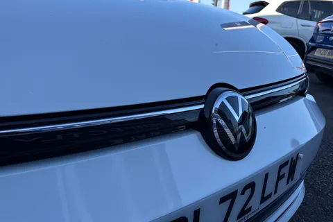 BL72LFW Volkswagen Golf 1.5 TSI Life Euro 6 (s/s) 5dr Thumbnail #31