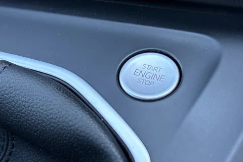 BL72LFW Volkswagen Golf 1.5 TSI Life Euro 6 (s/s) 5dr Thumbnail #34