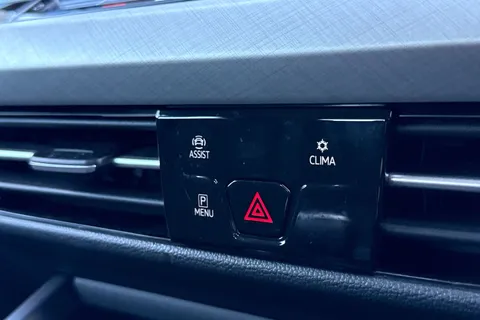 BL72LFW Volkswagen Golf 1.5 TSI Life Euro 6 (s/s) 5dr Thumbnail #45