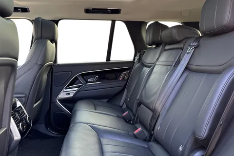 4 of 51 for Land Rover Range Rover 3.0 D300 HSE 5dr