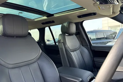 22 of 51 for Land Rover Range Rover 3.0 D300 HSE 5dr