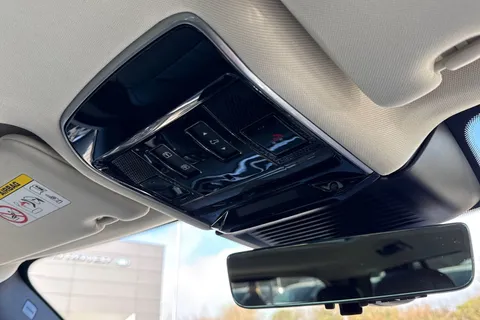 24 of 51 for Land Rover Range Rover 3.0 D300 HSE 5dr