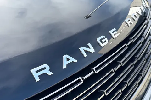 30 of 51 for Land Rover Range Rover 3.0 D300 HSE 5dr