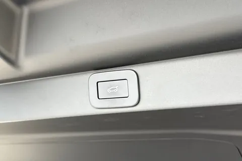 37 of 51 for Land Rover Range Rover 3.0 D300 HSE 5dr