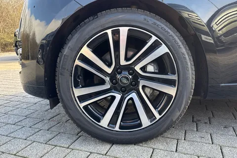 40 of 51 for Land Rover Range Rover 3.0 D300 HSE 5dr