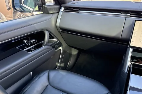 44 of 51 for Land Rover Range Rover 3.0 D300 HSE 5dr