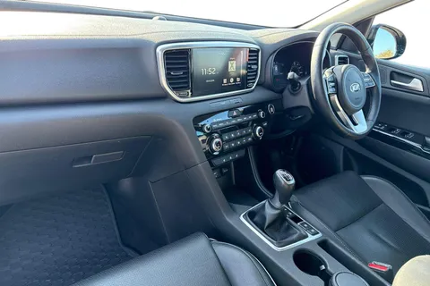 15 of 67 for Kia Sportage 1.6 GDi Platinum Edition Euro 6 (s/s) 5dr