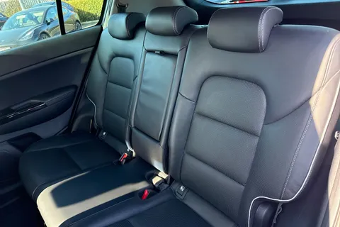 19 of 67 for Kia Sportage 1.6 GDi Platinum Edition Euro 6 (s/s) 5dr