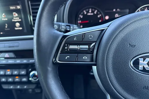 39 of 67 for Kia Sportage 1.6 GDi Platinum Edition Euro 6 (s/s) 5dr