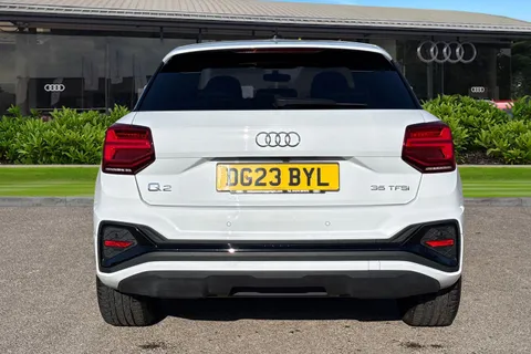 DG23BYL Audi Q2 Black Edition 35 TFSI  150 PS S tronic Thumbnail #5