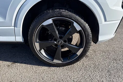 DG23BYL Audi Q2 Black Edition 35 TFSI  150 PS S tronic Thumbnail #11