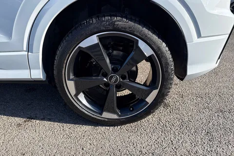 DG23BYL Audi Q2 Black Edition 35 TFSI  150 PS S tronic Thumbnail #12