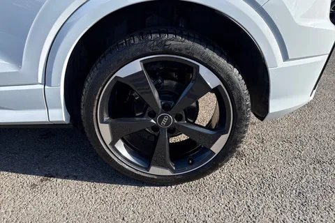 DG23BYL Audi Q2 Black Edition 35 TFSI  150 PS S tronic Thumbnail #14