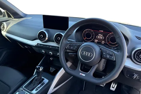 DG23BYL Audi Q2 Black Edition 35 TFSI  150 PS S tronic Thumbnail #19