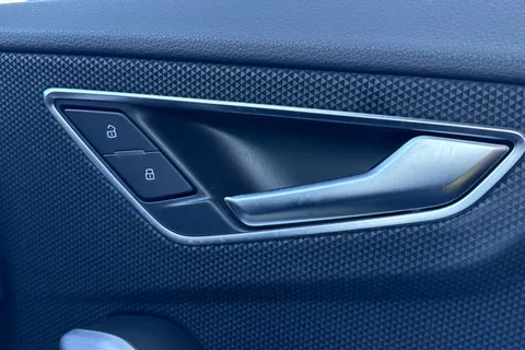 DG23BYL Audi Q2 Black Edition 35 TFSI  150 PS S tronic Thumbnail #22