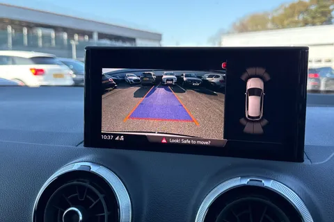 DG23BYL Audi Q2 Black Edition 35 TFSI  150 PS S tronic Thumbnail #33