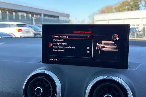 DG23BYL Audi Q2 Black Edition 35 TFSI  150 PS S tronic Thumbnail #36