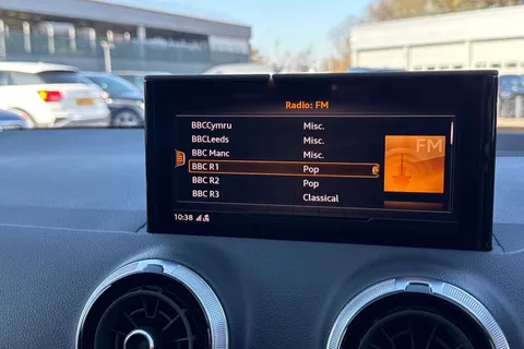 DG23BYL Audi Q2 Black Edition 35 TFSI  150 PS S tronic Thumbnail #38