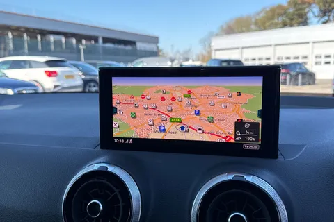 DG23BYL Audi Q2 Black Edition 35 TFSI  150 PS S tronic Thumbnail #44