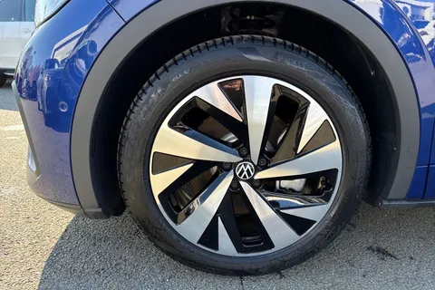 DE25ZNN Volkswagen ID.5 128kW Max Pro 77kWh 5dr Auto | Rear Camera | Heat Pump Thumbnail #13