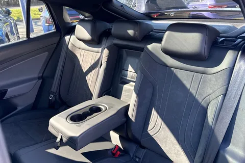 DE25ZNN Volkswagen ID.5 128kW Max Pro 77kWh 5dr Auto | Rear Camera | Heat Pump Thumbnail #19