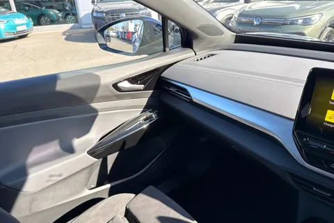 DE25ZNN Volkswagen ID.5 128kW Max Pro 77kWh 5dr Auto | Rear Camera | Heat Pump Thumbnail #20