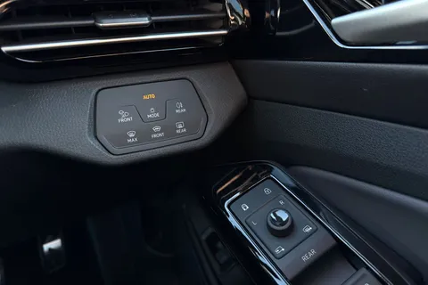 DE25ZNN Volkswagen ID.5 128kW Max Pro 77kWh 5dr Auto | Rear Camera | Heat Pump Thumbnail #25