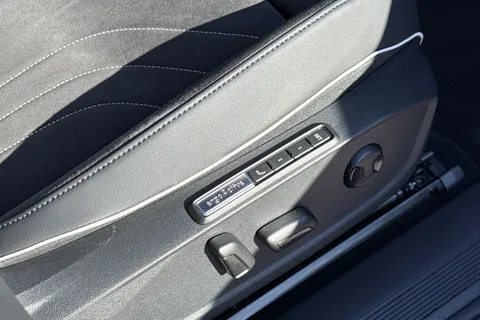 DE25ZNN Volkswagen ID.5 128kW Max Pro 77kWh 5dr Auto | Rear Camera | Heat Pump Thumbnail #41