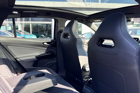 DE25ZNN Volkswagen ID.5 128kW Max Pro 77kWh 5dr Auto | Rear Camera | Heat Pump Thumbnail #44