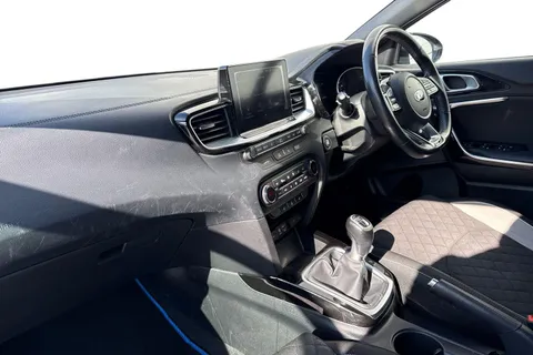 WV19PFY Kia Ceed 1.6 CRDi GT-Line Euro 6 (s/s) 5dr Thumbnail #16