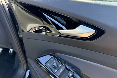 DA25BUW Volkswagen ID.4 109kW Life Pure 52kWh 5dr Auto [110kW Ch] | Heated Seats | Rear camera Thumbnail #21