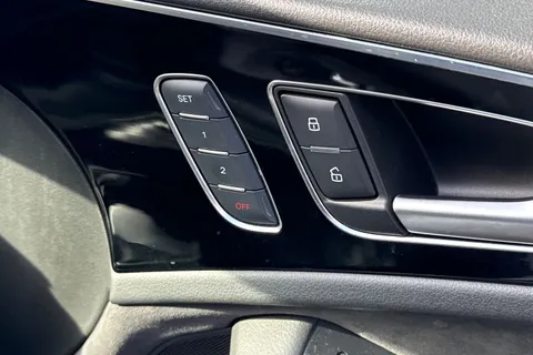 LB18BKU Audi A6 Avant 2.0 TDI ultra Black Edition S Tronic Euro 6 (s/s) 5dr Thumbnail #50