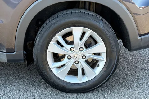 14 of 51 for HONDA HR-V 1.6 i-DTEC S 5dr