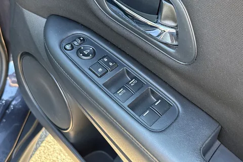 23 of 51 for HONDA HR-V 1.6 i-DTEC S 5dr