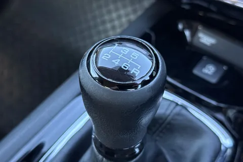 41 of 51 for HONDA HR-V 1.6 i-DTEC S 5dr