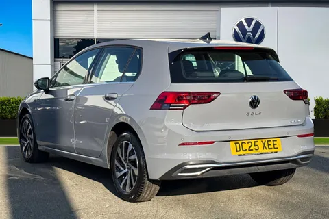 DC25XEE Volkswagen Golf 1.4 TSI eHybrid Style 5dr DSG |  High Beam Assist | Keyless-Go Thumbnail #3