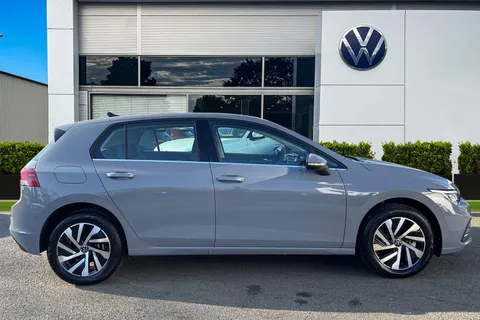 DC25XEE Volkswagen Golf 1.4 TSI eHybrid Style 5dr DSG |  High Beam Assist | Keyless-Go Thumbnail #4