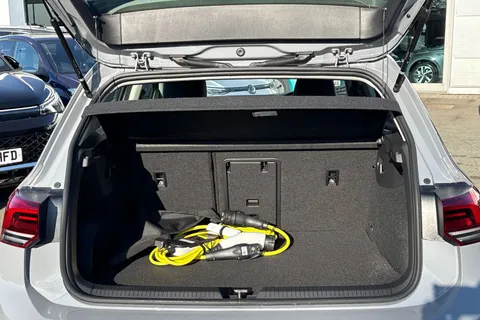 DC25XEE Volkswagen Golf 1.4 TSI eHybrid Style 5dr DSG |  High Beam Assist | Keyless-Go Thumbnail #7