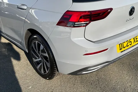 DC25XEE Volkswagen Golf 1.4 TSI eHybrid Style 5dr DSG |  High Beam Assist | Keyless-Go Thumbnail #8