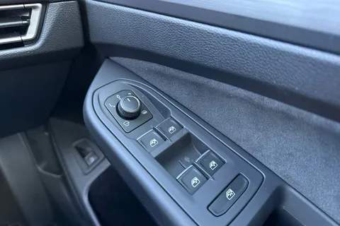 DC25XEE Volkswagen Golf 1.4 TSI eHybrid Style 5dr DSG |  High Beam Assist | Keyless-Go Thumbnail #25