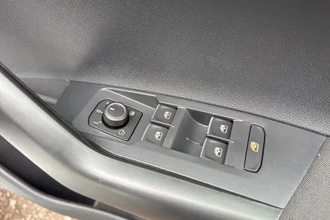  Volkswagen Taigo 1.0 TSI Black Edition DSG Euro 6 (s/s) 5dr Thumbnail #21