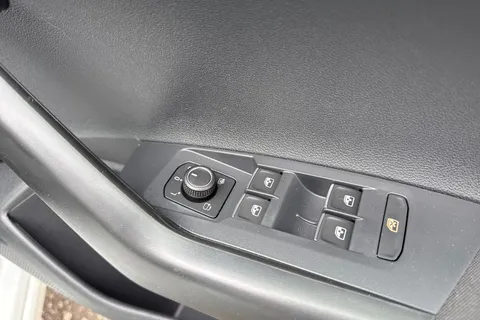  Volkswagen Taigo 1.0 TSI Black Edition DSG Euro 6 (s/s) 5dr Thumbnail #21