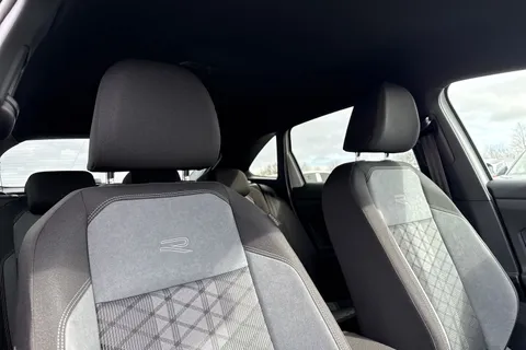  Volkswagen Taigo 1.0 TSI Black Edition DSG Euro 6 (s/s) 5dr Thumbnail #24