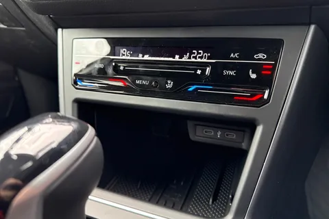  Volkswagen Taigo 1.0 TSI Black Edition DSG Euro 6 (s/s) 5dr Thumbnail #40